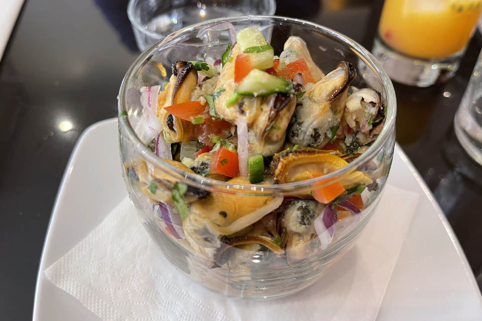 Moules à la péruvienne en verrine chez Cevicheria Punchy