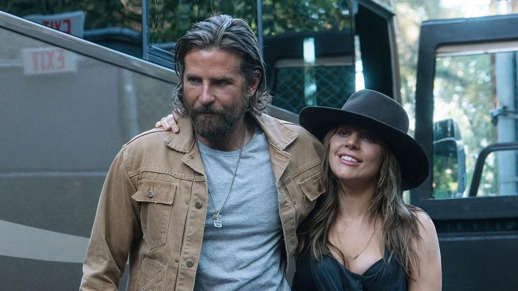 bradley cooper et lady gaga dans le film A star is born