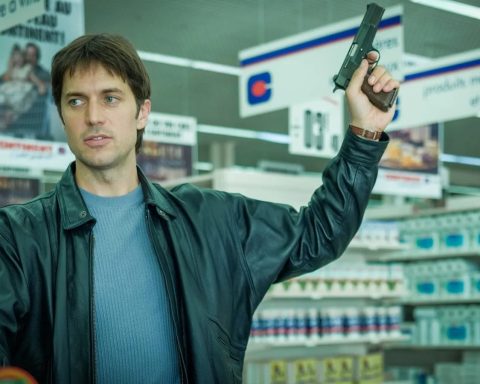 Lucas Bravo dans Libre, braquage de supermarché inspiré de Bruno Sulak