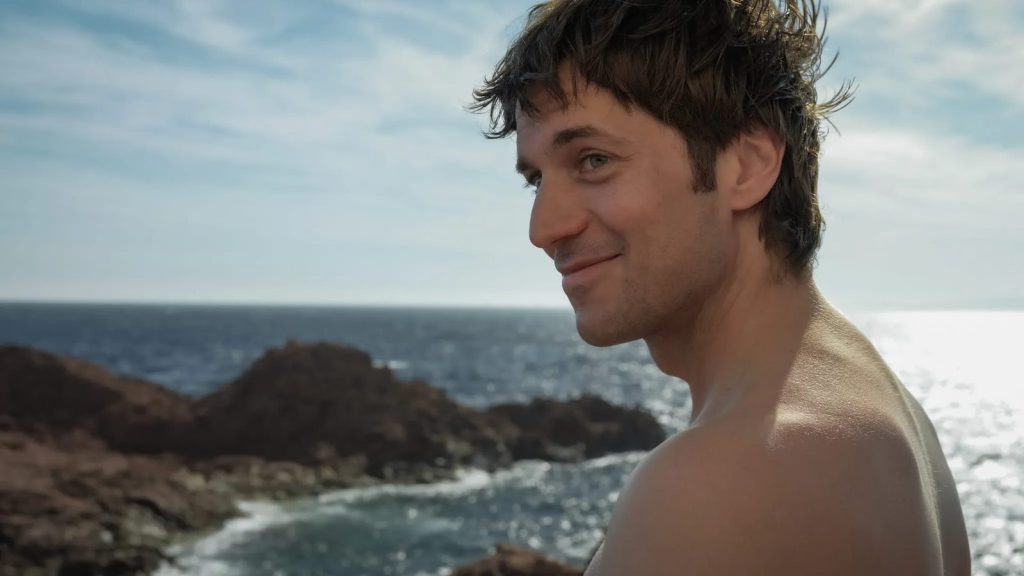 Lucas Bravo incarne Bruno Sulak dans Libre sur Prime Video