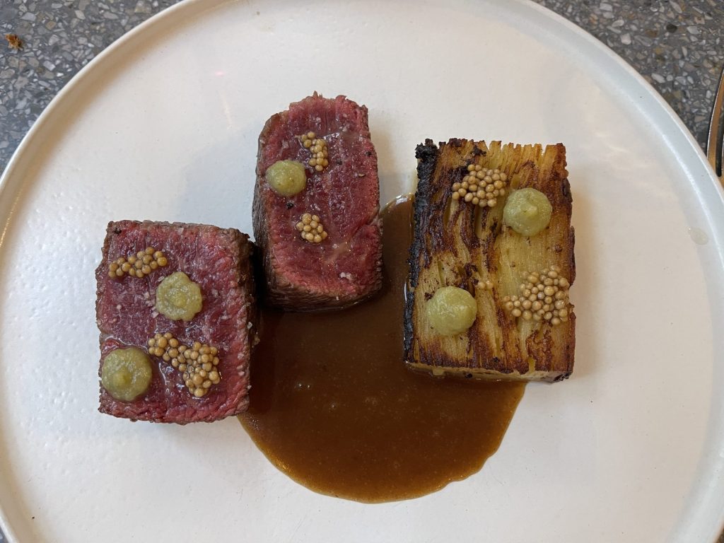 Bœuf de la ferme des 7 chemins et feuille à feuille de pomme de terre aux Résistants à Paris