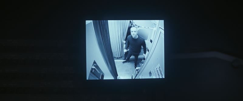 Le petit écran de vidéosurveillance qui relie le cockpit verrouillé à la cabine, dans 7500.