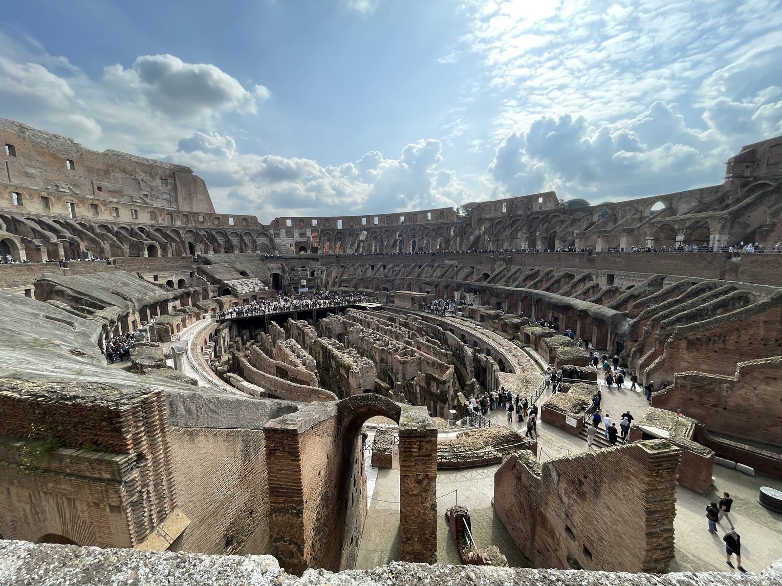 Intérieur du Colisée de Rome, vestige des jeux antiques