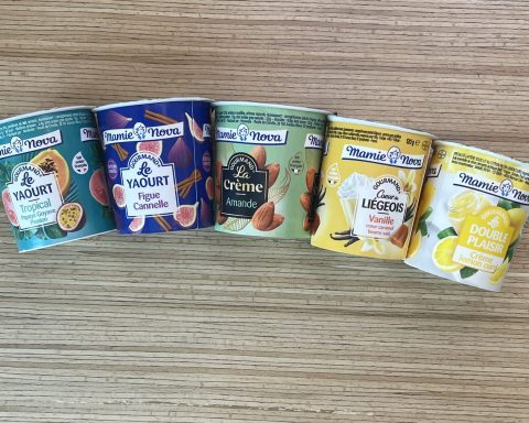 Les nouveaux yaourts Mamie Nova alignés, Tropical, Figue Cannelle, Crème Amande, Coeur de Liégeois Vanille, Double Plaisir Lemon Curd